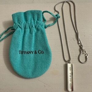 Tiffany and Co. Bar Pendant Necklace in Sterling Silver.